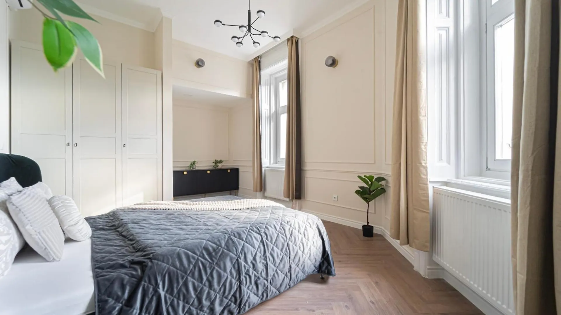 Luxurious Prestige Apartment On The St Stephen Road Budapest